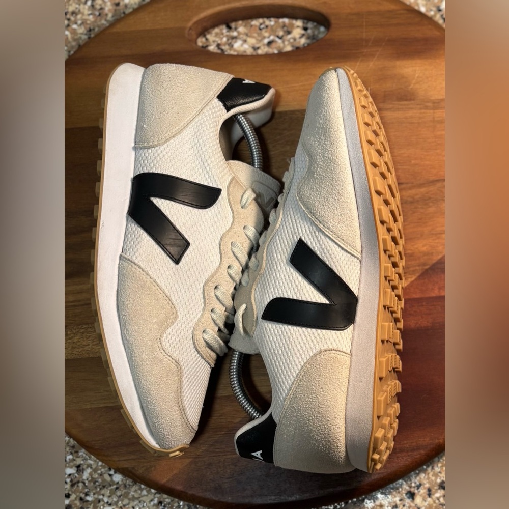 Veja Men's Cream and Black Sneakers - Picture 2 of 9